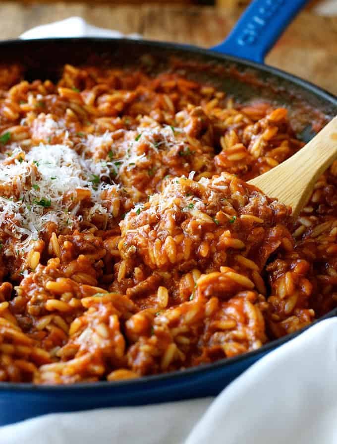 One Pot Bolognaise Orzo (Risoni) - dinner on the table in 20 minutes, from scratch, all made in one pot.