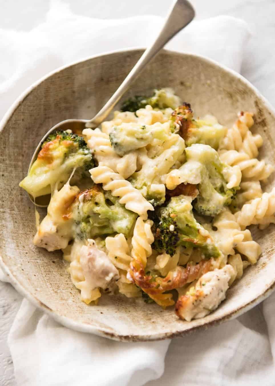 This is how to make a HEALTHY Creamy Pasta Bake in one baking dish, from scratch. Loaded with broccoli, 5 minutes prep then just pop it in the oven. This Ultra Lazy HEALTHY Creamy Chicken Pasta Bake is magical! recipetineats.com
