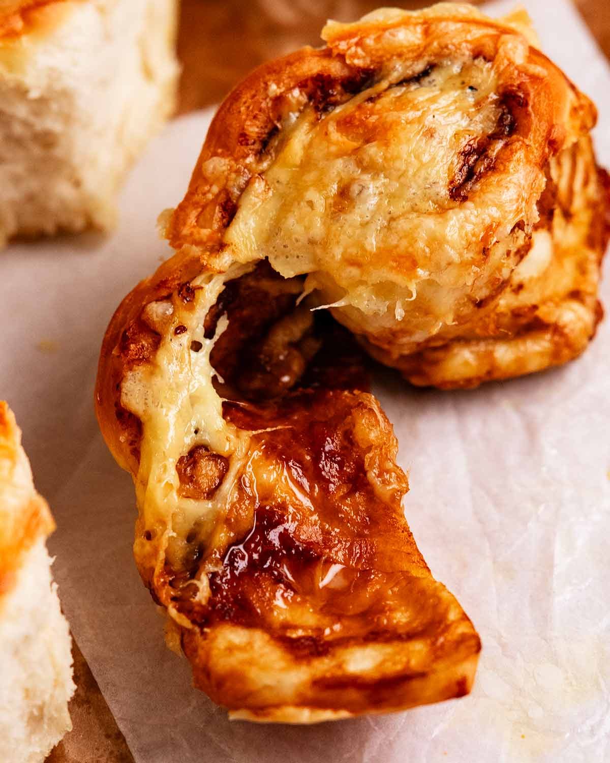 Cheese and Vegemite scrolls (Cheesymite scrolls)